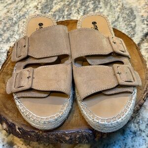 Makalu California Casual Slides/Sandals. Size 8.5 Like New